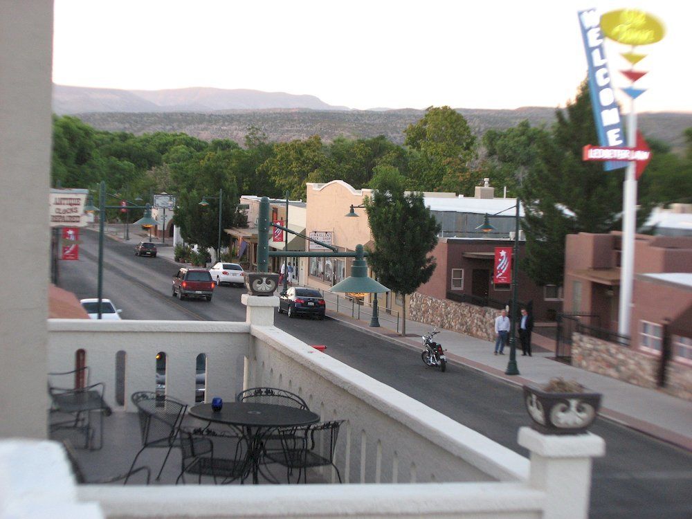 Cottonwood Hotel Exterior photo